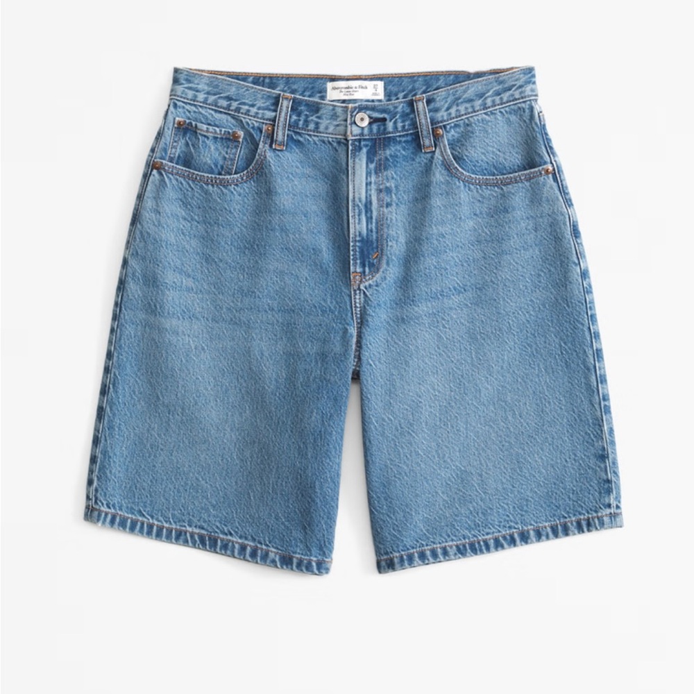 SOLD/ Abercrombie & Fitch The Loose Short Mid-Rise Curve Love 27